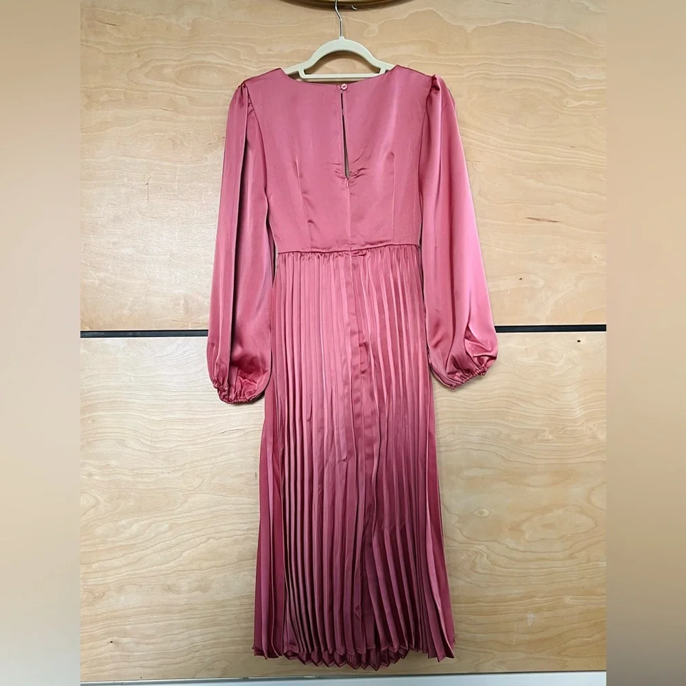 Petal & Pup Pink Pleated Midi Dress - Picture 3 of 4